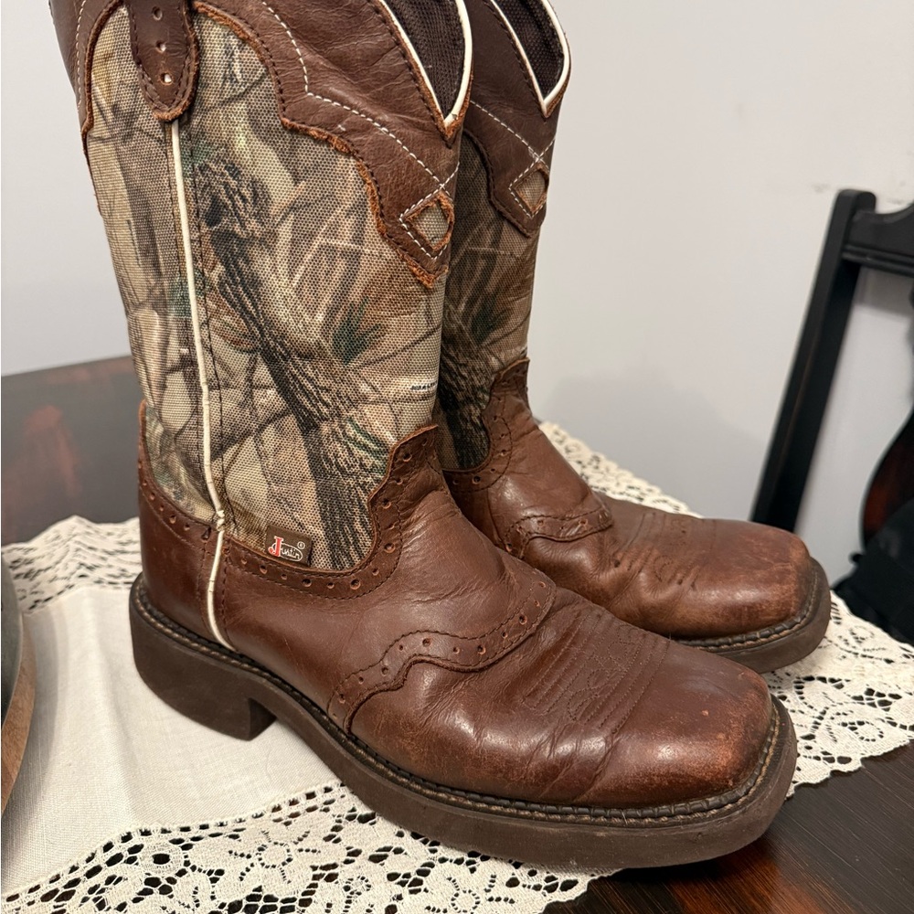 Justin Boots Brown and Tan Men's Boots